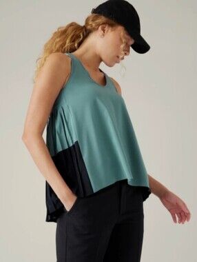 Athleta Plus Size 2x: Sleeveless Flow Tank Top in Teal and Black: Pleated Back